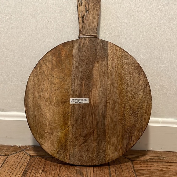 Wood Server Cheeseboard Charcuterie Board with serving utensil - Picture 4 of 5